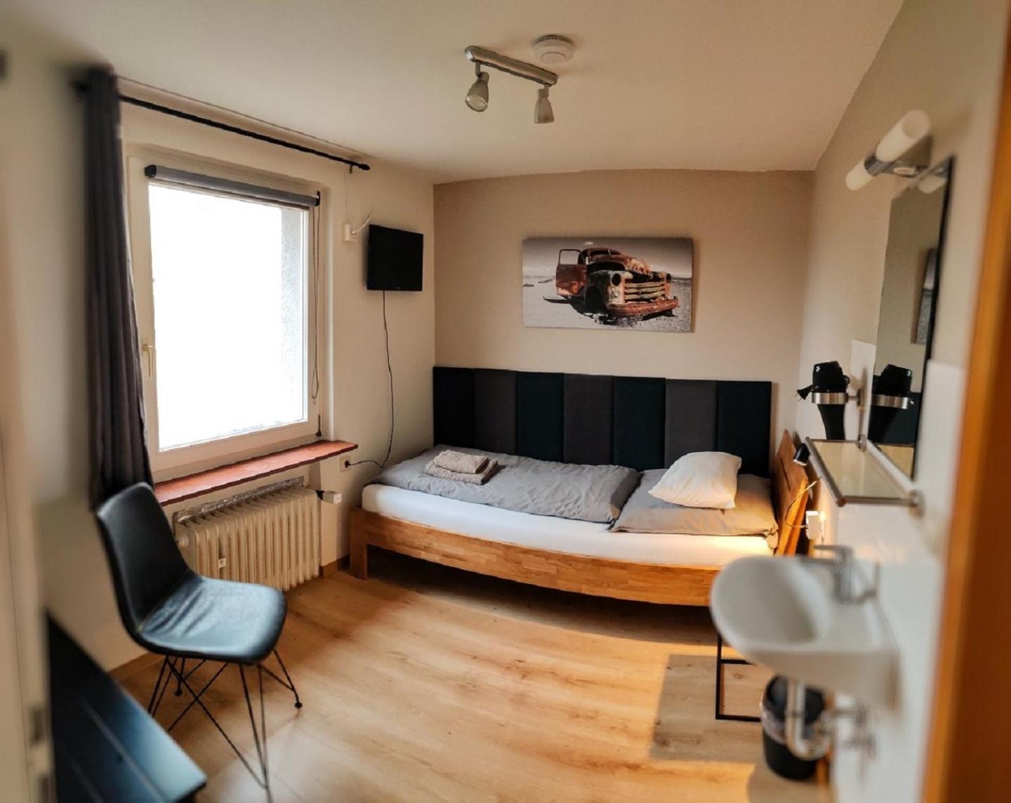 Roastineer Hotel Battenberg  Extérieur photo